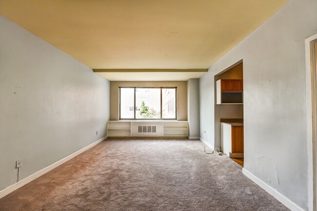 Building Photo - Charming & Bright Studio at River Place No...
