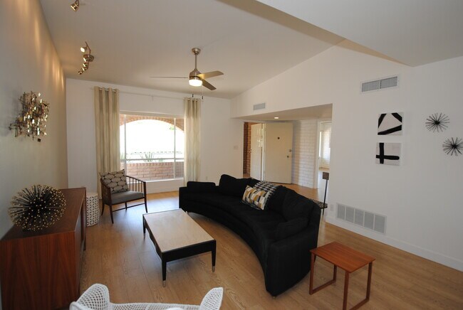 living room - 3703 E Montecito Ave