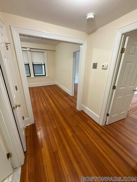 Building Photo - 881 Massachusetts Ave