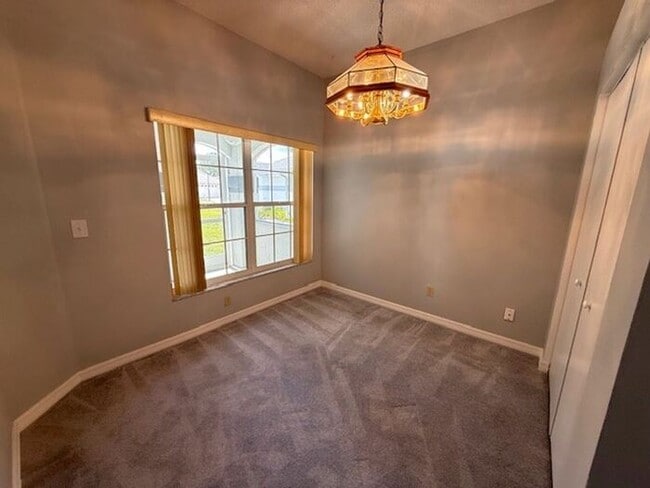 Building Photo - 3/2 Orlando home near theme parks