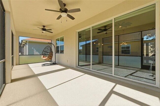 Building Photo - 1033 Sawgrass Dr