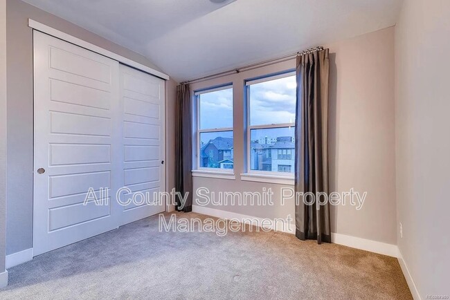 Building Photo - 1112 S Grant St