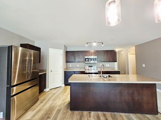 Building Photo - 1420 Demila Dr