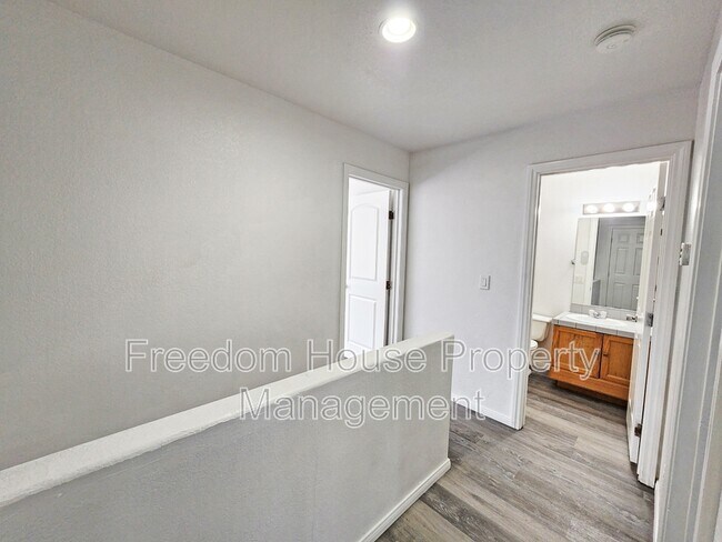 Building Photo - 670 Bourbon St