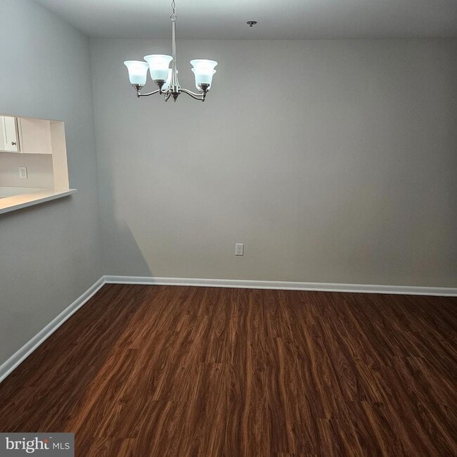 Building Photo - 3537 Dartmoor Ln
