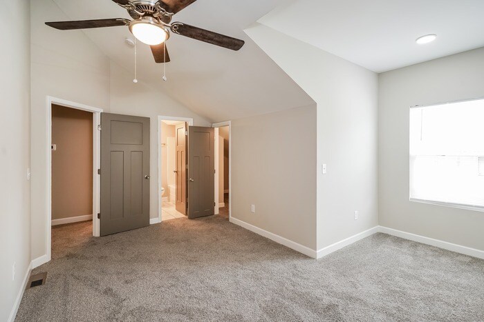 Building Photo - 504 Highland Ct