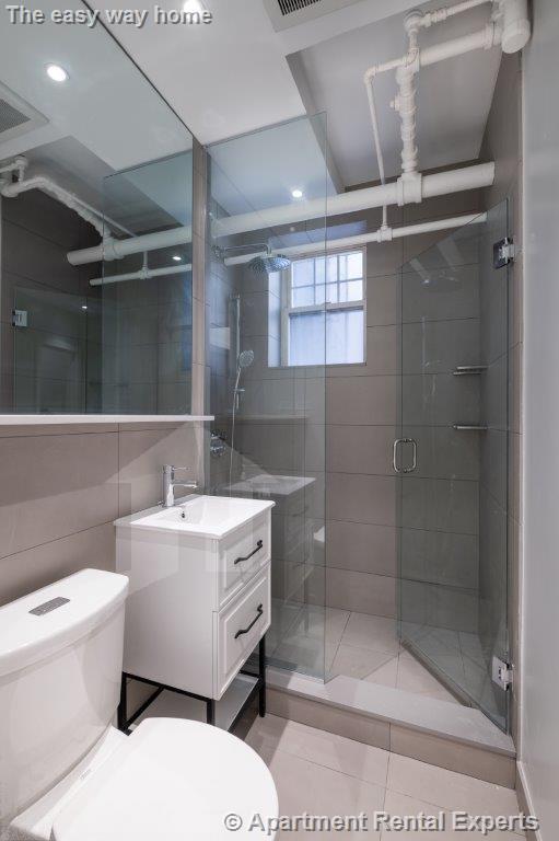 Building Photo - 19 Forest St