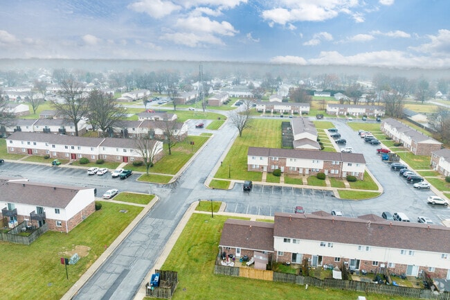 Aerial Photo - Lincolnwood Apartments