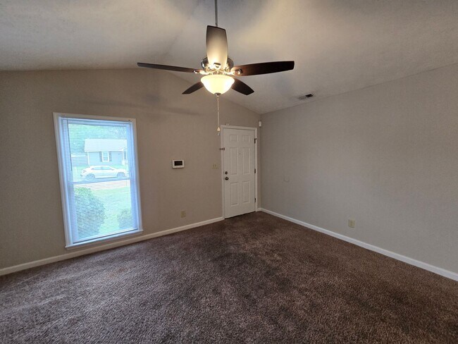 Building Photo - 6850 Shawcross Ln