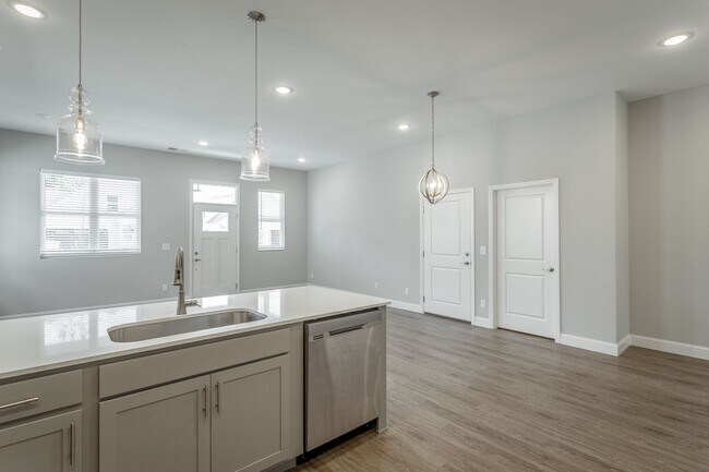 Building Photo - Brand new 3 bedroom 2 bath