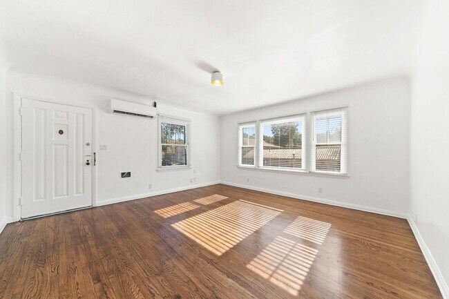 Building Photo - 1858 Westerly Terrace