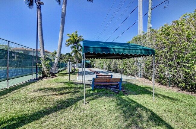 Building Photo - 20 Royal Palm Way