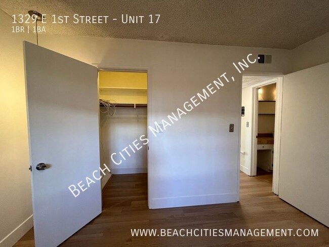 Building Photo - Stunning 1 Bedroom 1 Bath Condo Just One B...