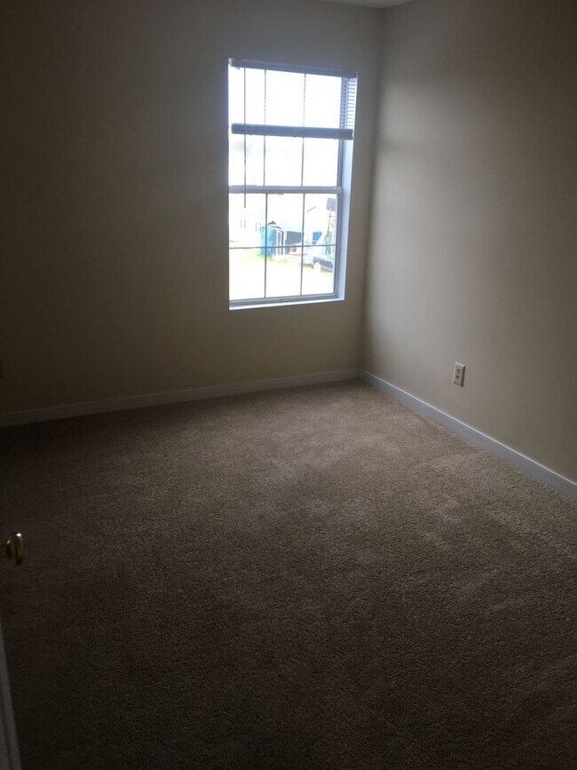 Building Photo - 1616 Fawcett Ln