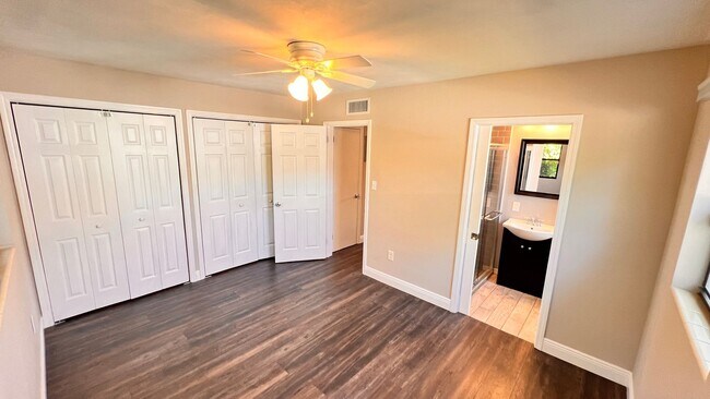 Building Photo - Timeless Charm Meets Modern Comfort in the Heart of Winter Park! WASHER & DRYER INCLUDED!