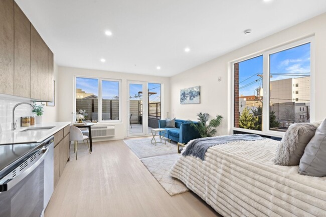 Building Photo - 1 Mallory Ave