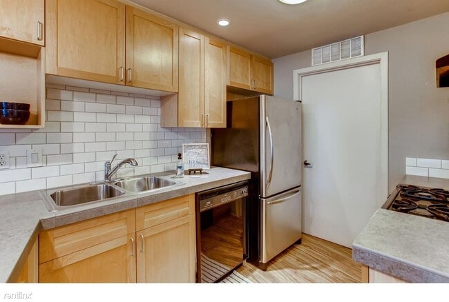 Building Photo - 1 br, 1 bath Condo - 327 NW Park Ave Apt 4A