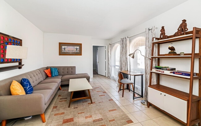 Building Photo - Spacious 5-Bed Scottsdale Home with Pool &...