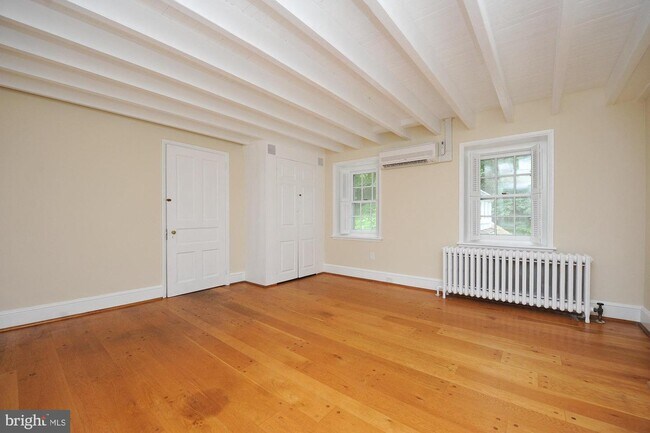 Building Photo - 1420 Creek Road Trail