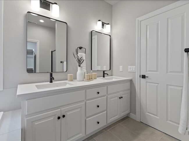 Building Photo - Newly Renovated Beaverton Home with Natura...