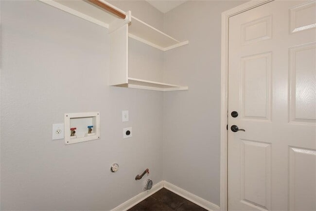 Building Photo - 19400 Sunken Creek Pass