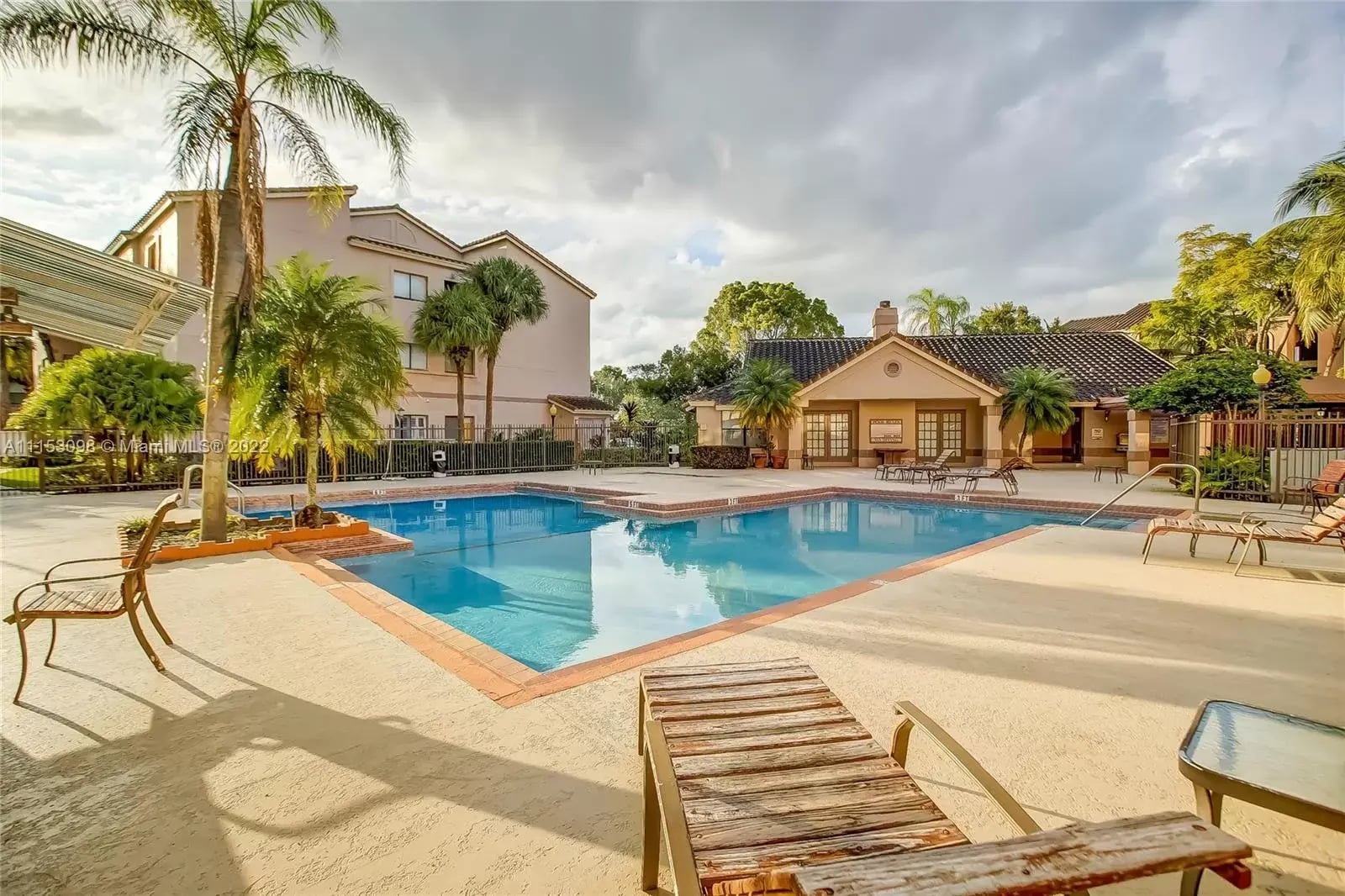 Building Photo - 2866 S University Dr