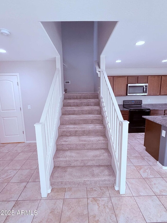 Building Photo - 5113 E Greenway St