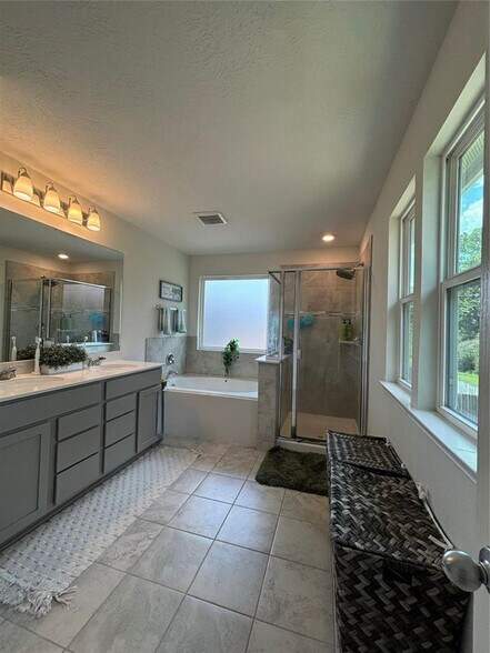 Building Photo - 734 Hardwood Grv Ct