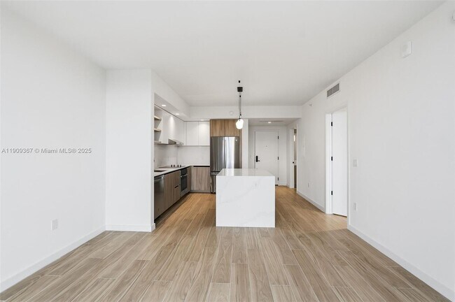 Building Photo - 3900 Alton Rd