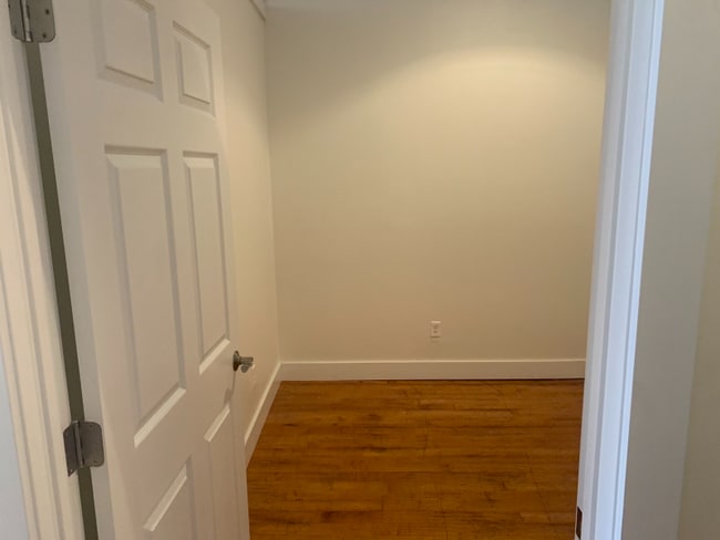 Building Photo - 1415 Kemper St