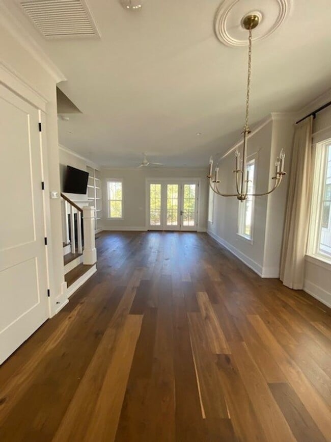 Building Photo - Welcome to our luxurious townhouse in the ...