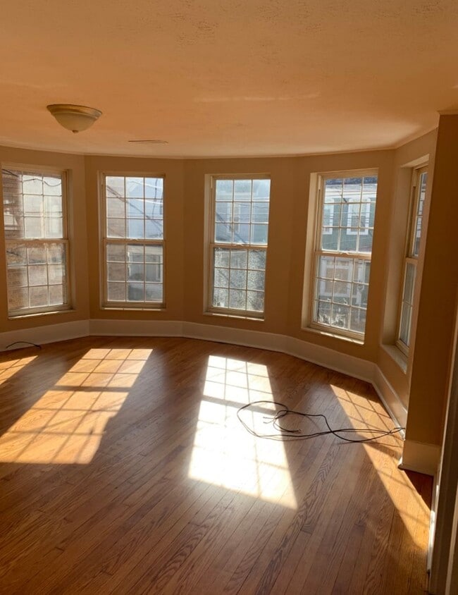 Building Photo - 0211 11th St