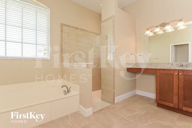 Building Photo - 8500 Sugar Palm Ct