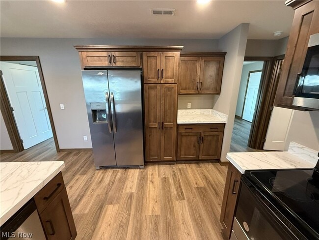 Building Photo - 244 Allen Ln SE