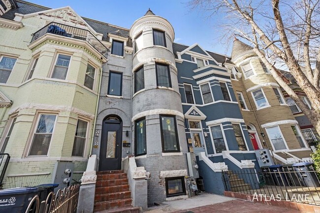 Building Photo - Professionally Managed// 3 bedroom 3 bathr...
