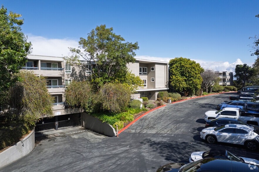 Alternate Exterior - Oakview