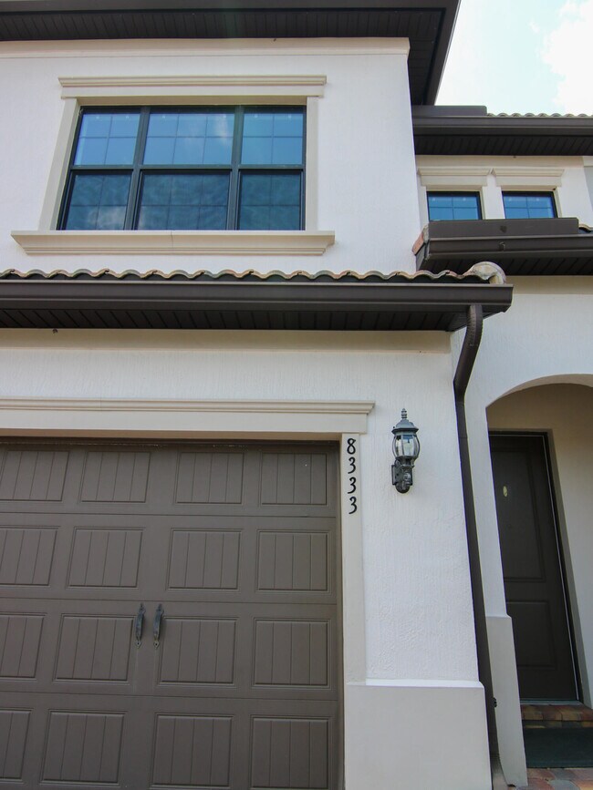 Building Photo - 8333 Rearing Ln
