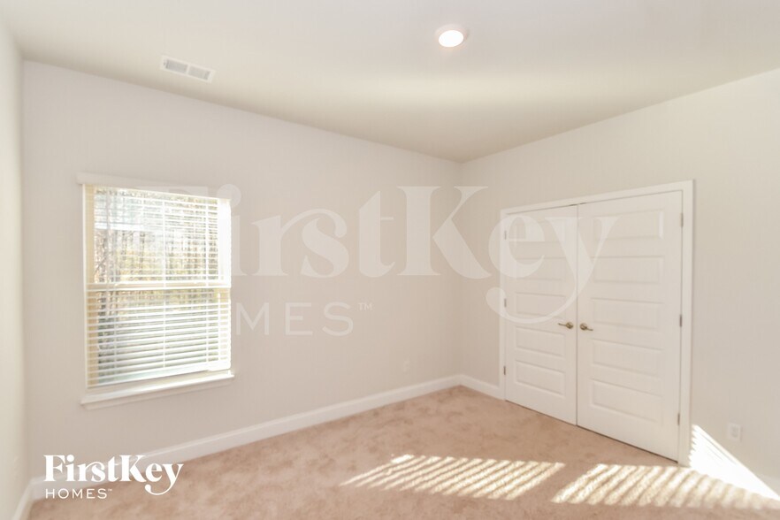 Building Photo - 8228 Orkney Way