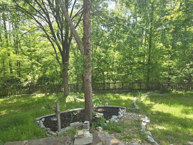 Building Photo - 932-p932 Windmill Pkwy