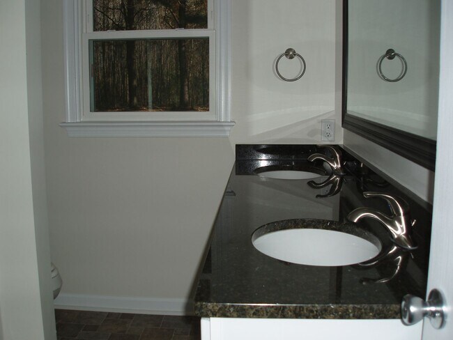 Building Photo - FOR RENT - 3 Bedroom / 1 Bath Ranch in Chesapeake!