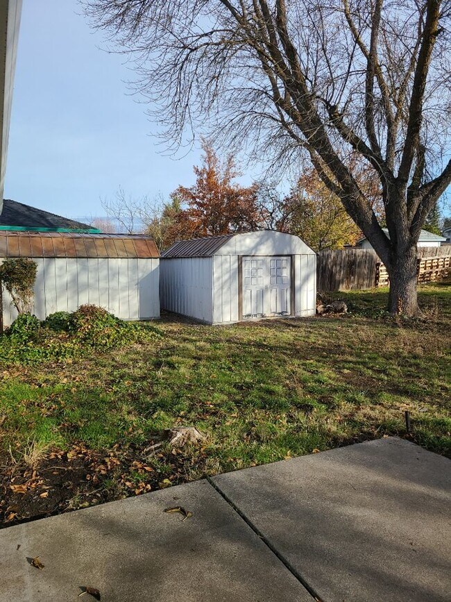 Building Photo - Comfortable 3 bed, 2 bath home in Medford
