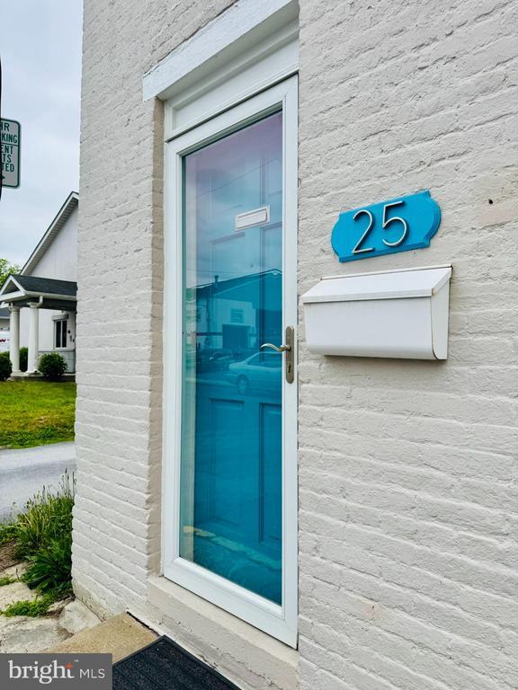 Building Photo - 25 Degrange St