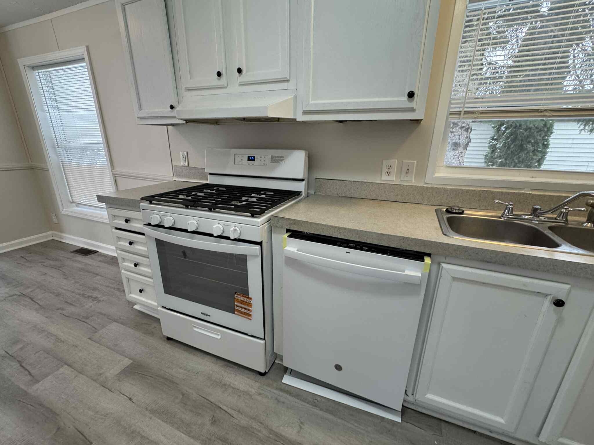 Building Photo - 2020 Marmoor Dr