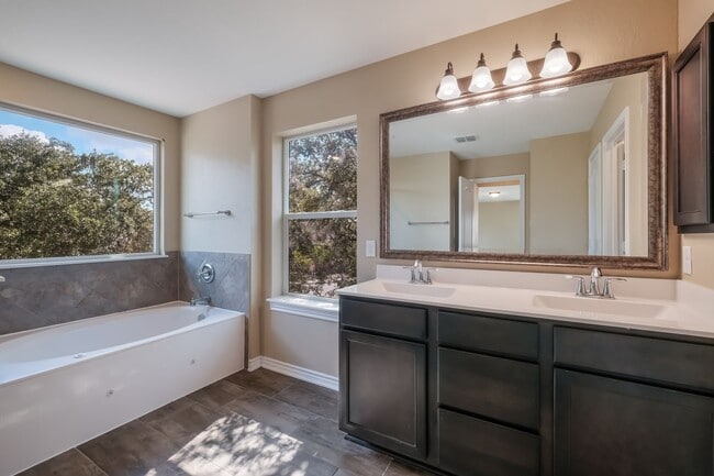 Building Photo - APPLICATION RECEIVED        4 Bedroom 2.5 Bath Ready for Move-in