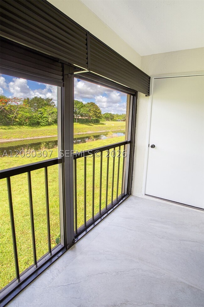 Building Photo - 9431 Boca Cove Cir