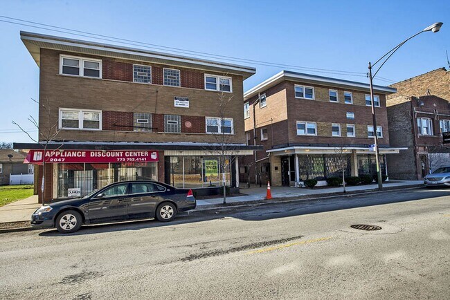 Building Photo - 2041 E 75th St