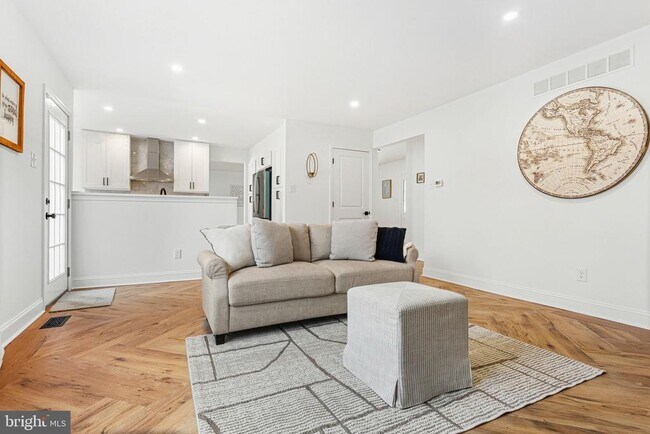 Building Photo - 15162 Wayside Rd