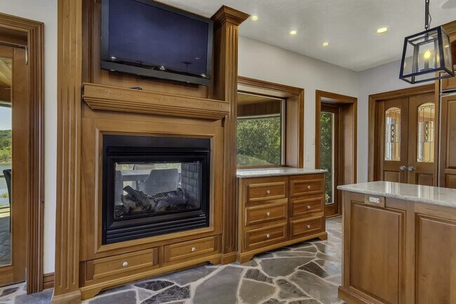 Building Photo - 1774 State Hwy UU