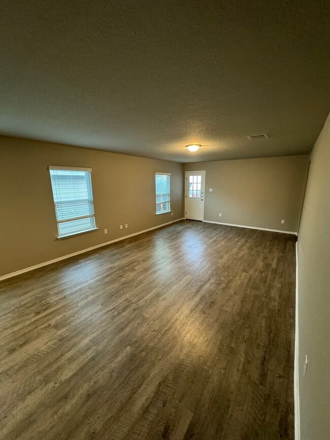 Building Photo - 2347 Camberly View