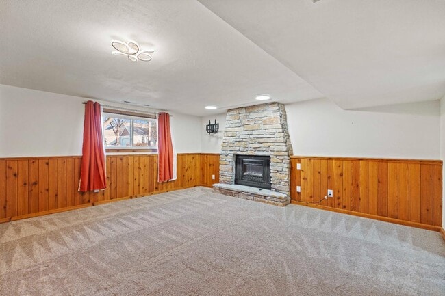 Building Photo - 7885 E Oakbrook Cir